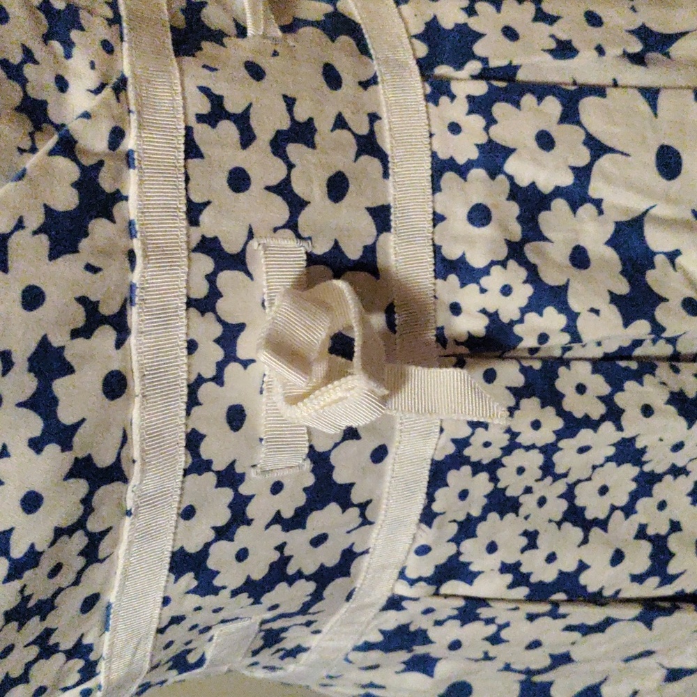 Blue and white floral A-line dress in a size 14 - Picture 6 of 10